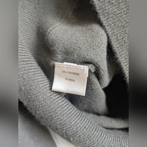 Tommy Bahama Cashmere Full Zip Sweater in Olive Green size Small Soft Warm - Picture 3 of 7